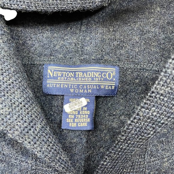 Newton Trading Co. 2X‎ Navy 100% Wool Women's Jacket 1/4 Metal Fastners - Picture 4 of 5